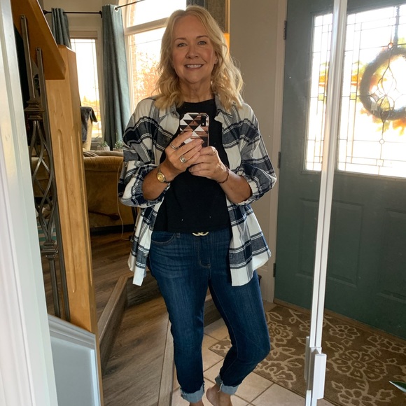 Meet your Posher, Janine - Picture 1 of 2